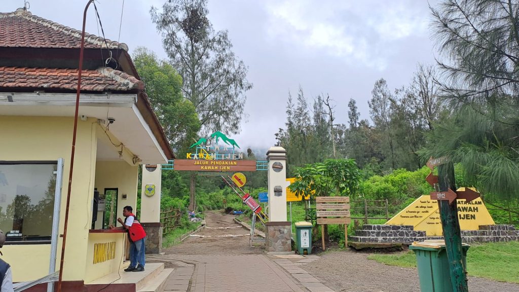 Travel Guide to Bromo and Ijen