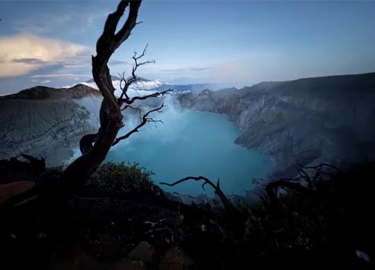 Kawah Ijen tour driver