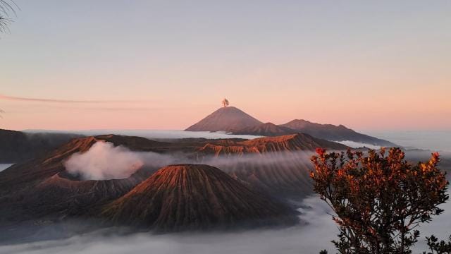 Sunrise at King Kong Hill, Bromo
