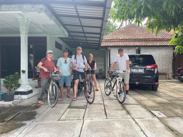 23-day Java Bali tour